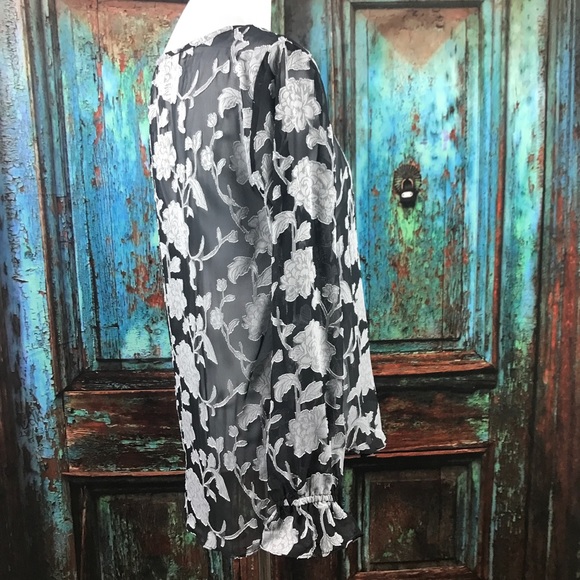 Joe Fresh - semi sheer Floral Burnout Blouse - Picture 5 of 8